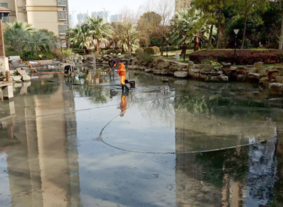 海阳景观池淤泥清理