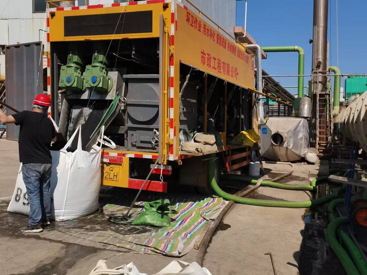 海阳淤泥压干处理